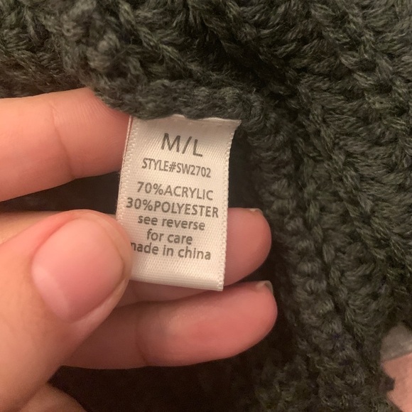 Last 2!! Hunter Green Distressed Cardigan - Picture 4 of 4